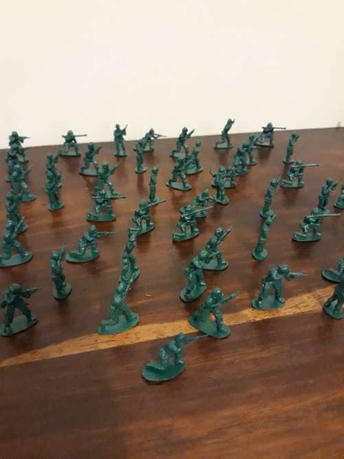 An Awesome Collection of Army Men x100 Figurines in Total