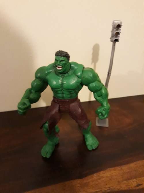 Vintage Hulk Action Figure with SMASH Action and Traffic Light Prop