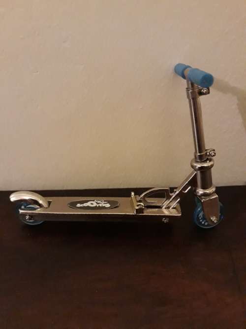 Ultra Vintage Spur Finger Scooter - Like NEW!