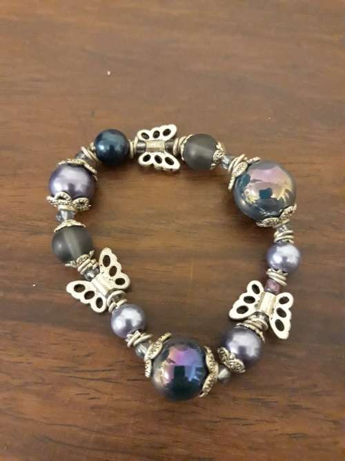 A Simply Stunning Lot of 4 Jewellery Items for One Bid!