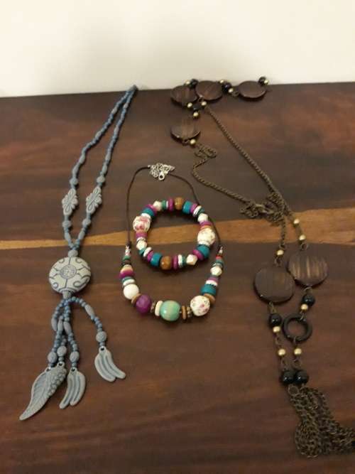 A Lot of Super Cool Necklaces and a Braclet for One Bid