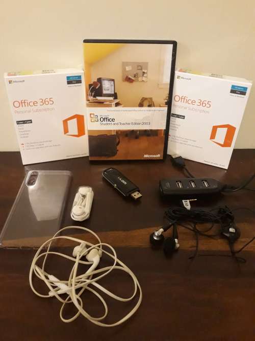A Job Lot of Phone and PC Related Items (PLEASE READ BELOW)