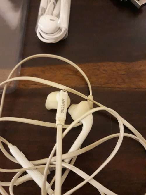 A Job Lot of Phone and PC Related Items (PLEASE READ BELOW)