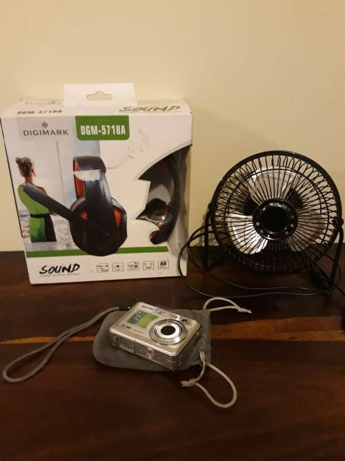 An Awesome Combo of PC Related Items AND A Camera (PLEASE READ DESCRIPTION)