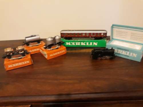 Marklin Original Train Set with Extra Carts!
