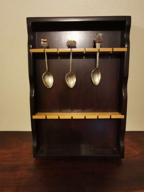 Collector`s Teaspoon Rack with Three Spoons