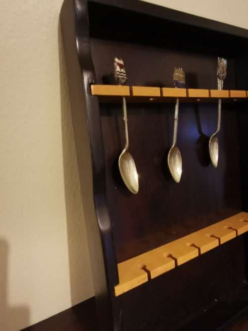 Collector`s Teaspoon Rack with Three Spoons