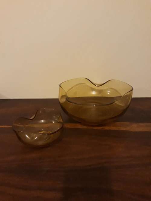 Vintage Folded Glass Bowl Set