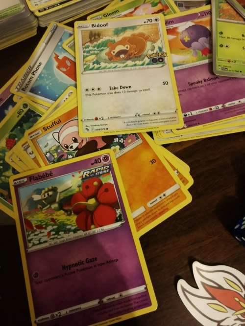 Pokemon Madness! Over 500 Original Cards PLUS Loads of Extras!