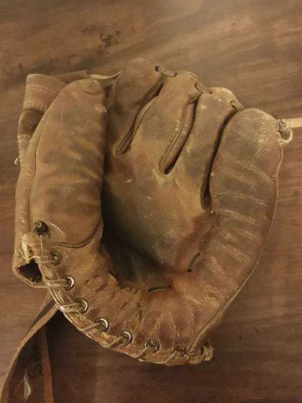 Vintage Spalding Leather Baseball Mit - What a Catch!
