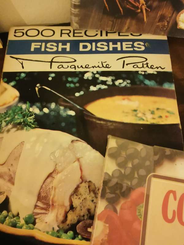Huge Collection of Vintage Recipe Books x12