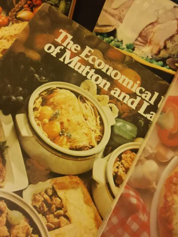 Huge Collection of Vintage Recipe Books x12