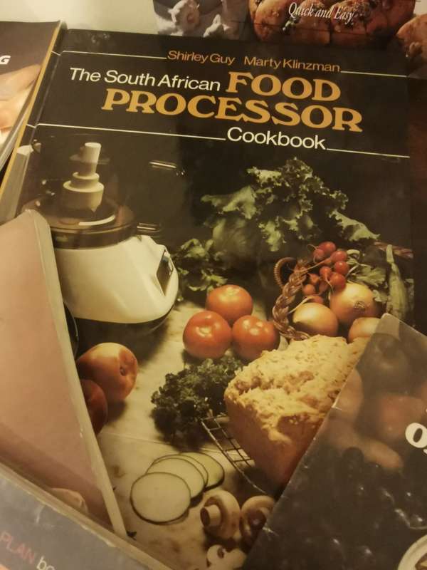 Huge Collection of Vintage Recipe Books x12