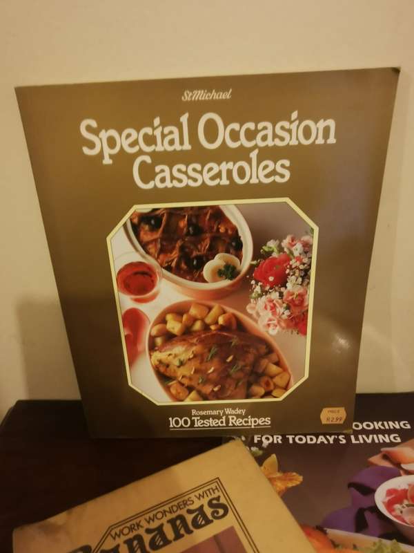 Huge Collection of Vintage Recipe Books x12