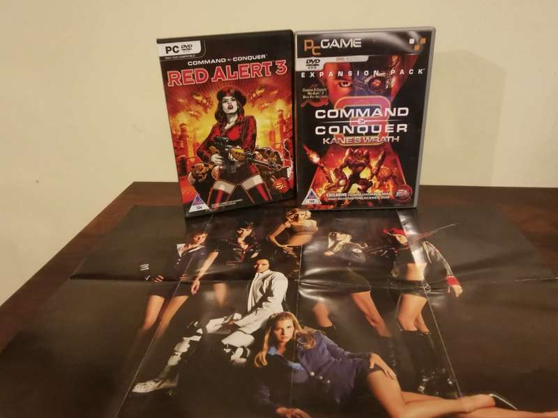 Command and Conquer 3 Combo with Poster and Booklet