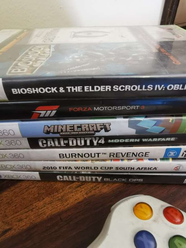 Xbox 360 Console Plus 20 Games and 4 Remotes