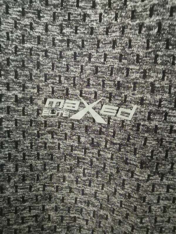 Maxed Elite T-Shirt Size L