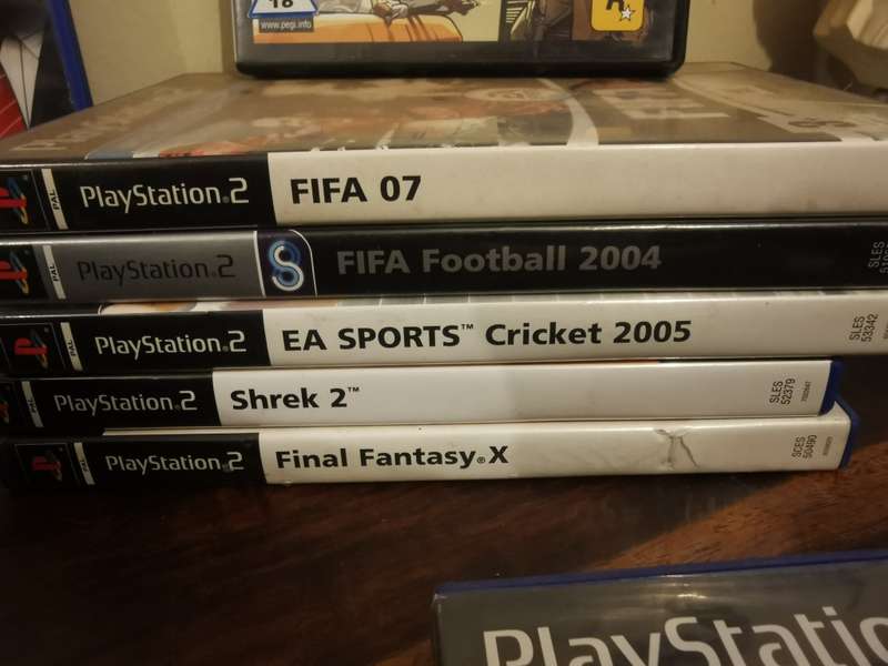PlayStation 2 Fat Console with 2 Memory Cards and x9 Games