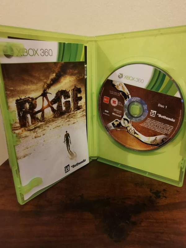 RAGE on Xbox 360 Complete with Booklet and 3 Discs