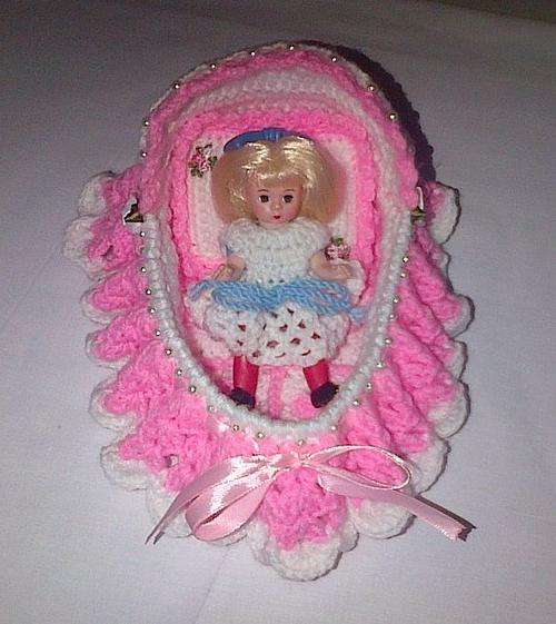 CROCHET DOLL CRIB