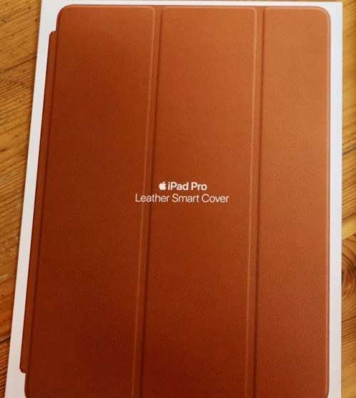 iPad Pro 12.9 inch Wifi 64GB Space Grey with FREE Apple Leather Smart Cover!!!