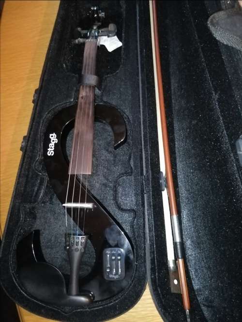 Stagg Electric Violin w/ Extras