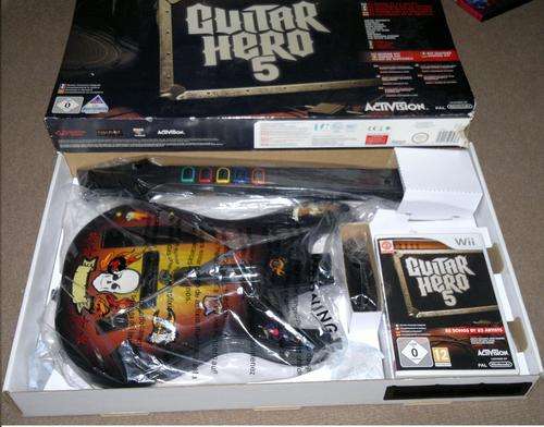 Guitar Hero 5 (wii) Guitar Bundle