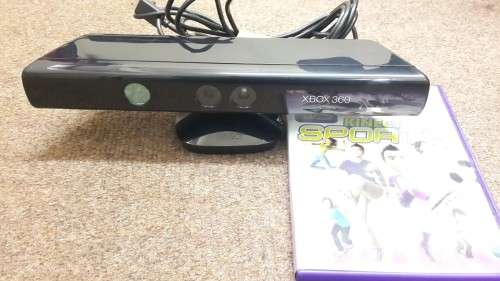 Xbox 360 Kinect Sensor + 2Game