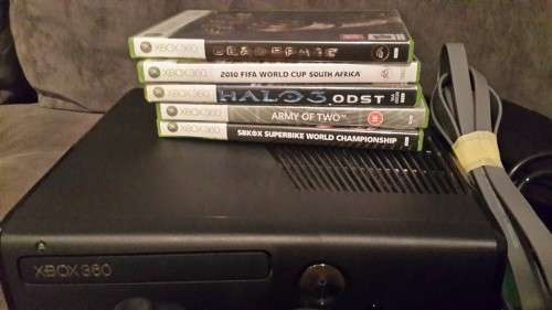 Xbox 360 Slim 320GB + 5 Games