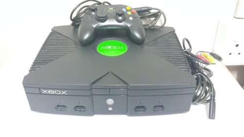 Xbox (Original classic console) + 1 Controller
