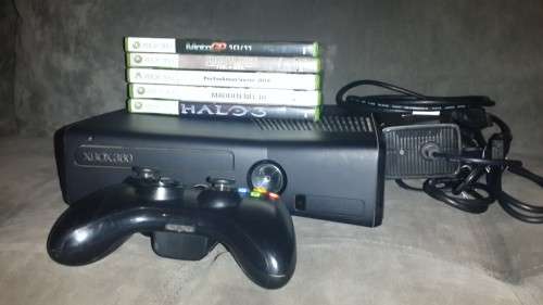 Xbox 360 Slim 250GB + 5 Games