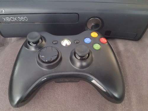 Xbox 360 Slim 250GB + 3 Games