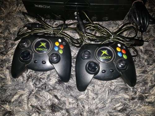 Original Xbox (Classic Console) + 2 x Controllers