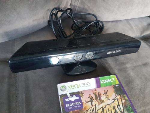 Xbox 360 Kinect Sensor + Game