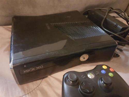 Xbox 360 Slim 250GB Gloss