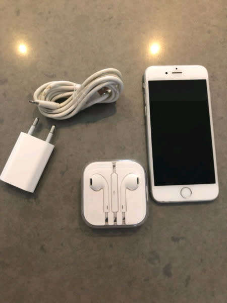 Iphone 6s 128gb *Free Aramex Shipping*