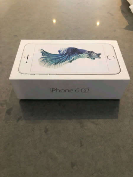 Iphone 6s 128gb *Free Aramex Shipping*