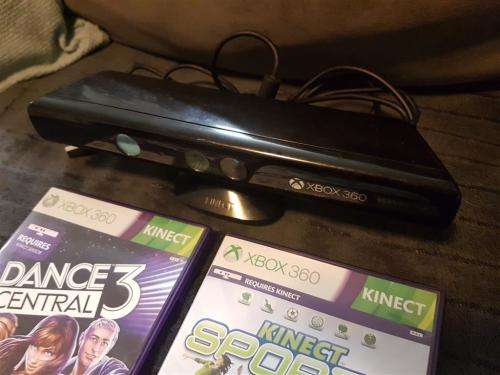 Xbox 360 Kinect Sensor + 2 Games