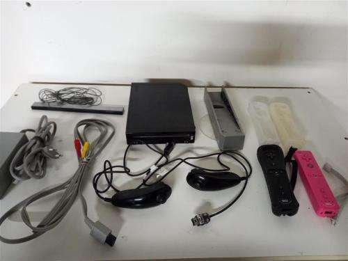 Wii Black Console with 2 x Remotes and all cables