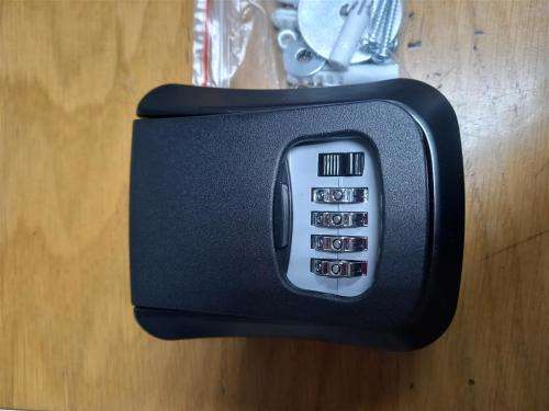 Key storage lock box with 4 digit combination - Black