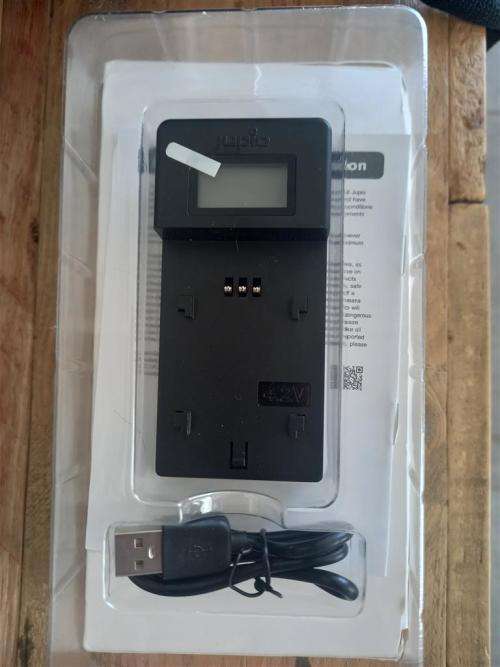 Jupio usb brand charger kit for canon 3.6 - 4.2V batteries