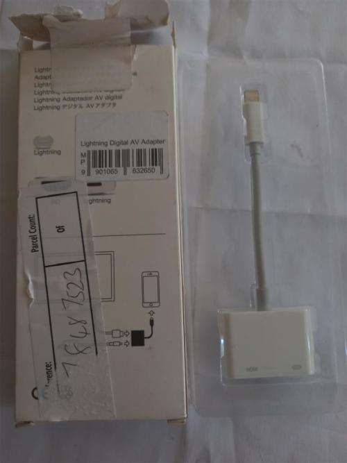 Lightning Digital AV Adapter (Lightning to HDMI adapter cable for ipads & Iphone)