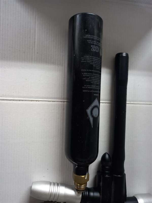 Warrior Paint ball marker .68 Cal + 9oz Tank