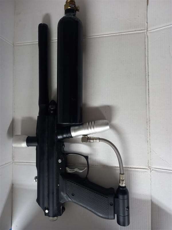 Warrior Paint ball marker .68 Cal + 9oz Tank