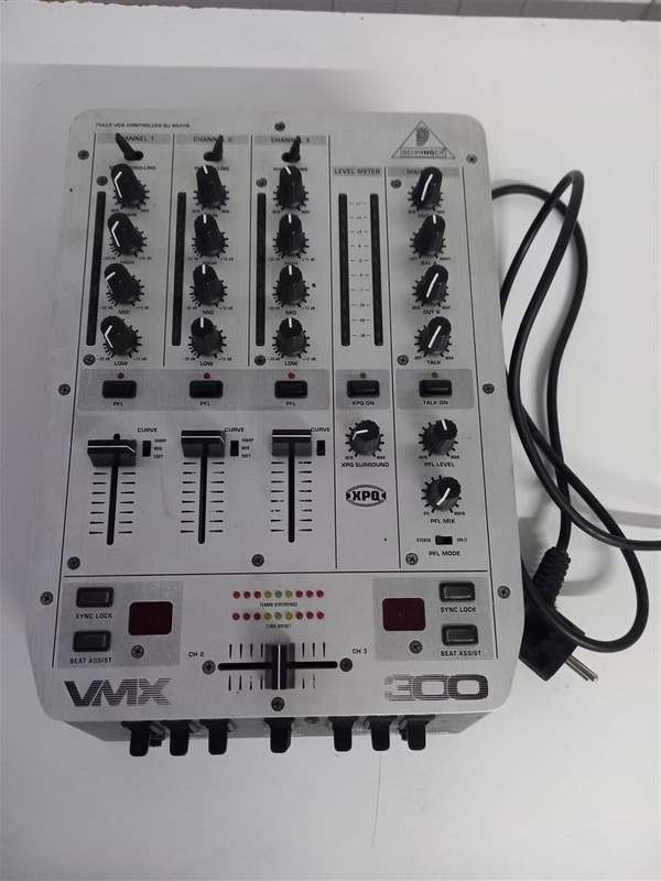 Behringer Pro Mixer VMX300