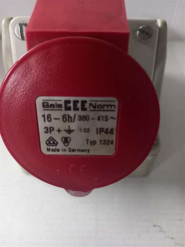 Bals Cee Norm 3pin + Earth With on / off switch Ip44 Typ 1324