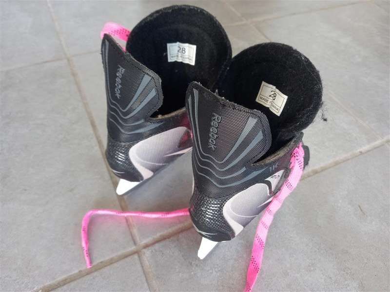 Reebok Fitlite 1K Kids ice skates size 28