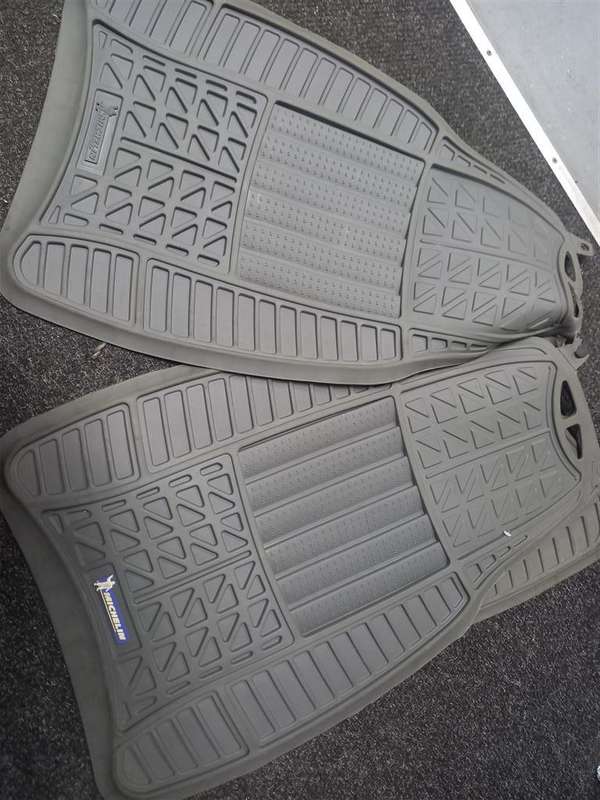 Michelin 4 Piece All-Weather Rubber Car Floor Mat Set - Grey