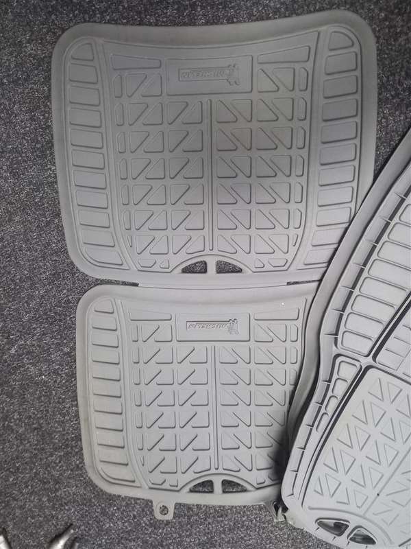 Michelin 4 Piece All-Weather Rubber Car Floor Mat Set - Grey