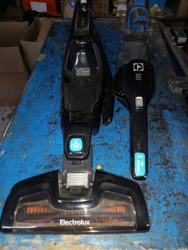 Plastic housing with brush For Electrolux EERC72EB